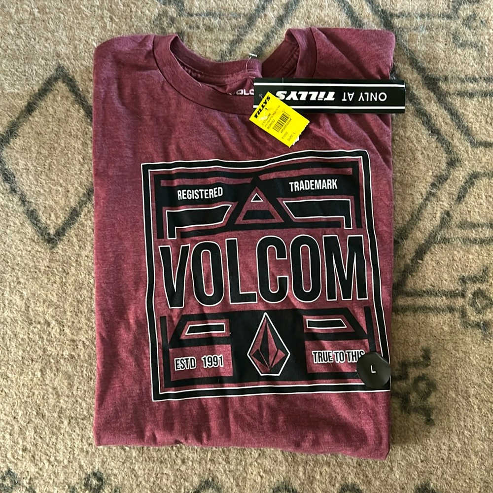 Youth short sleeved, Volcom tee NWT